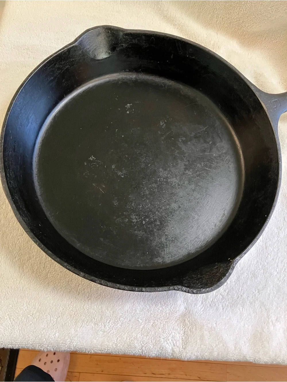 Antique Griswold #9 Cast Iron Skillet frying pan